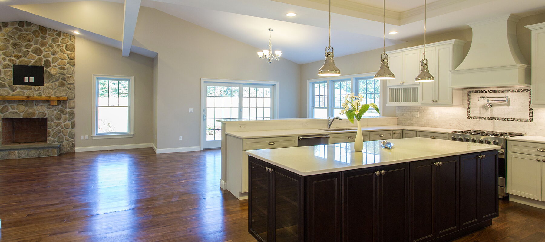 Custom modular home kitchen by Westchester Modular Homes