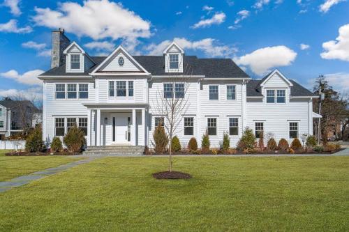 luxury moudlar home