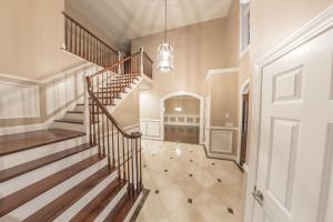 featured Hallway wraparound stair