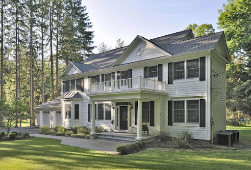 modular home on a large lot